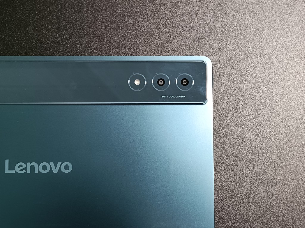 Lenovo Yoga Tab Plus タブレット 外観