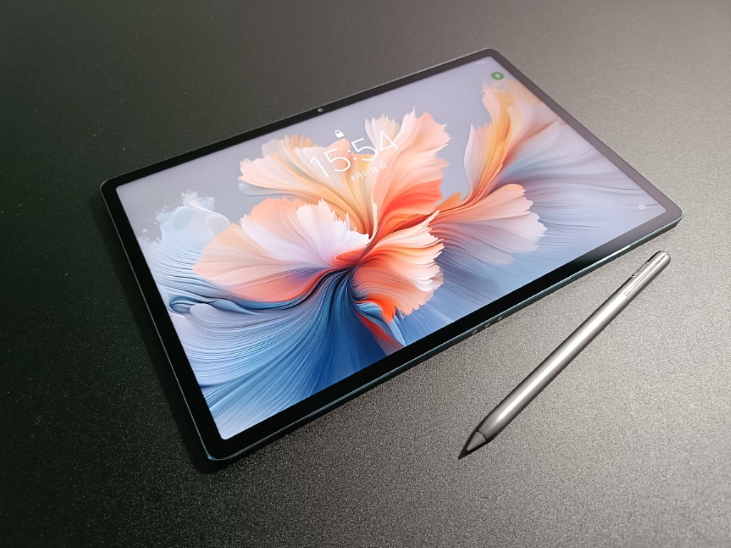 Lenovo Yoga Tab Plus ペンとデバイス